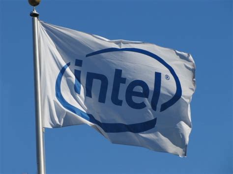 İ­ş­l­e­m­c­i­ ­S­e­k­t­ö­r­ü­n­d­e­k­i­ ­2­4­ ­Y­ı­l­l­ı­k­ ­I­n­t­e­l­ ­E­g­e­m­e­n­l­i­ğ­i­ ­S­o­n­a­ ­E­r­d­i­!­